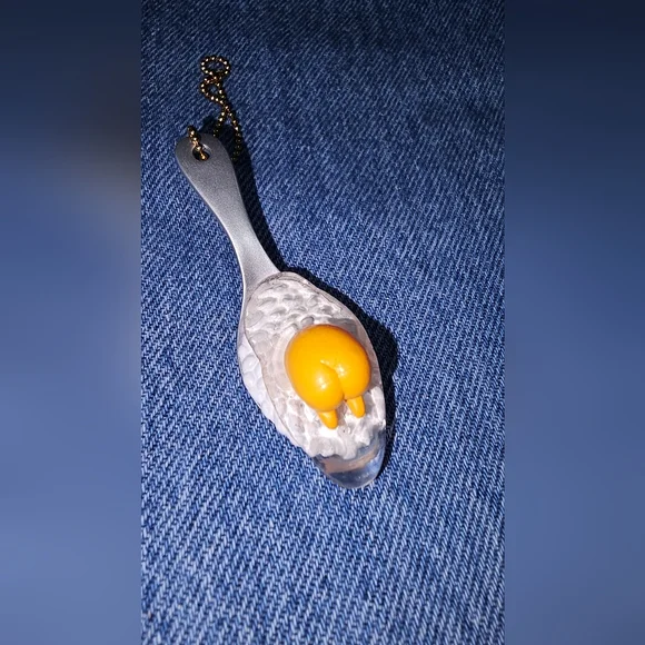 Gudetama • the lazy egg • Sanrio • Series 2 • Keychain - Picture 3 of 4